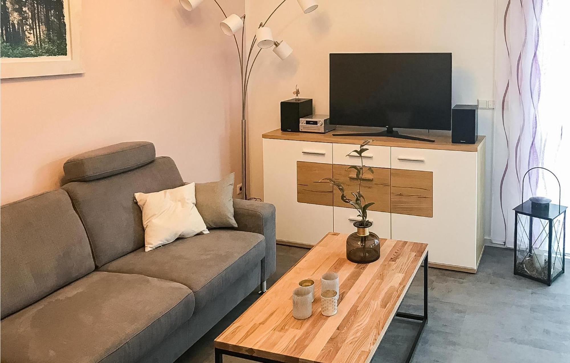2 Bedroom Cozy Apartment In רשלין מראה חיצוני תמונה